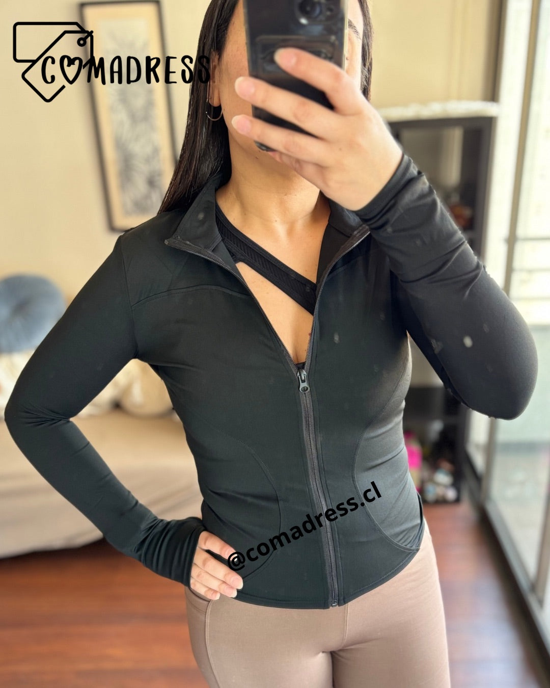 Chaqueta Deportiva Negra con Cierre